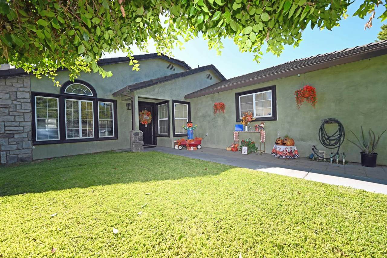 1902 Willert Drive - Photo 1