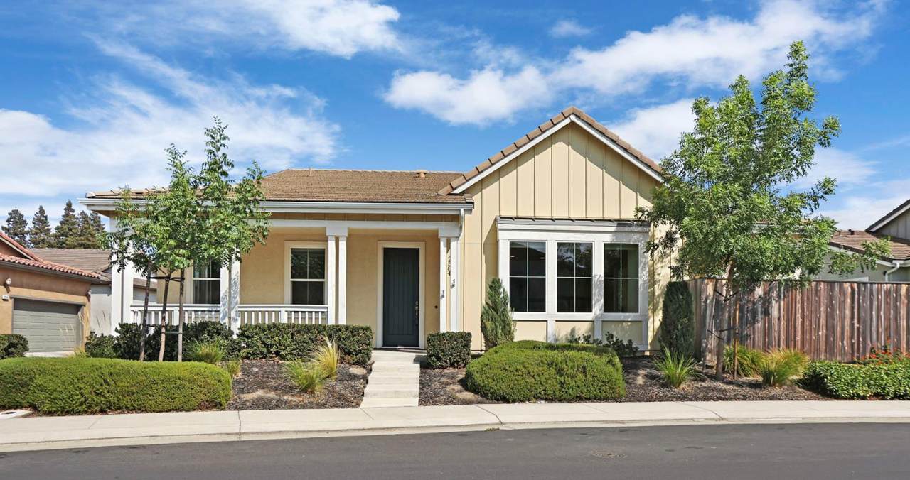 2584 Lombardy Court - Photo 1