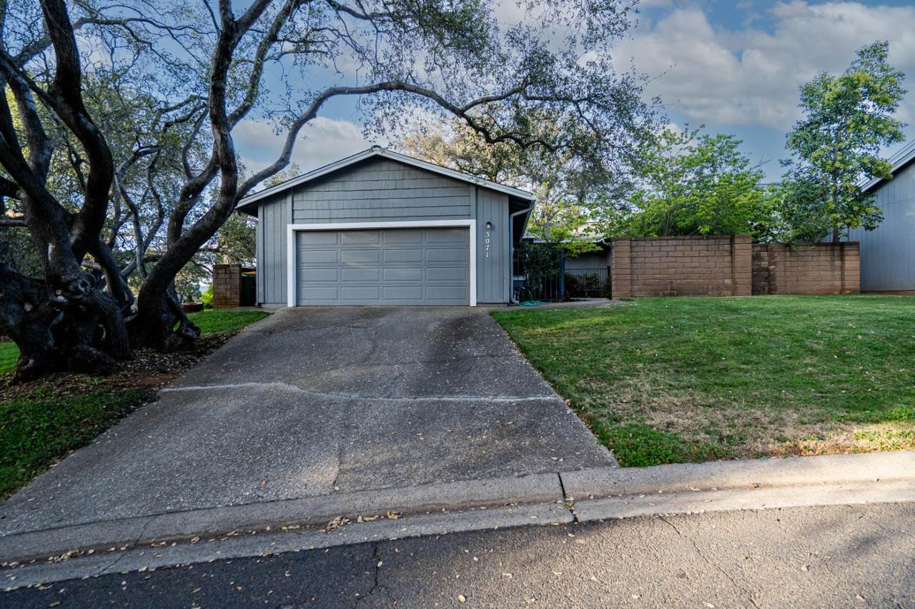 3071 Emerald Court - Photo 1
