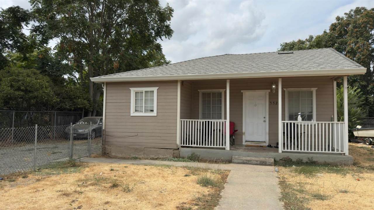 5522 Cottonwood Avenue - Photo 1