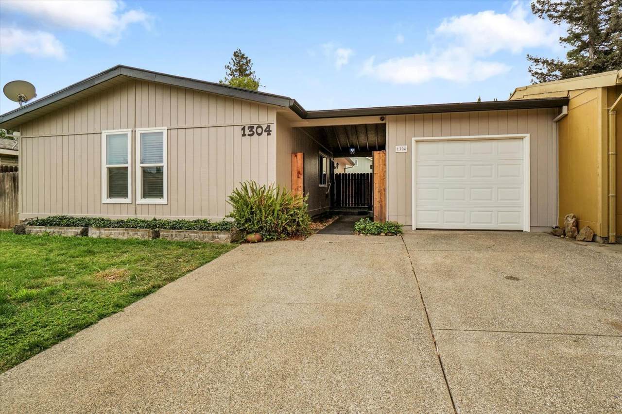 1304 Monroe Court - Photo 1