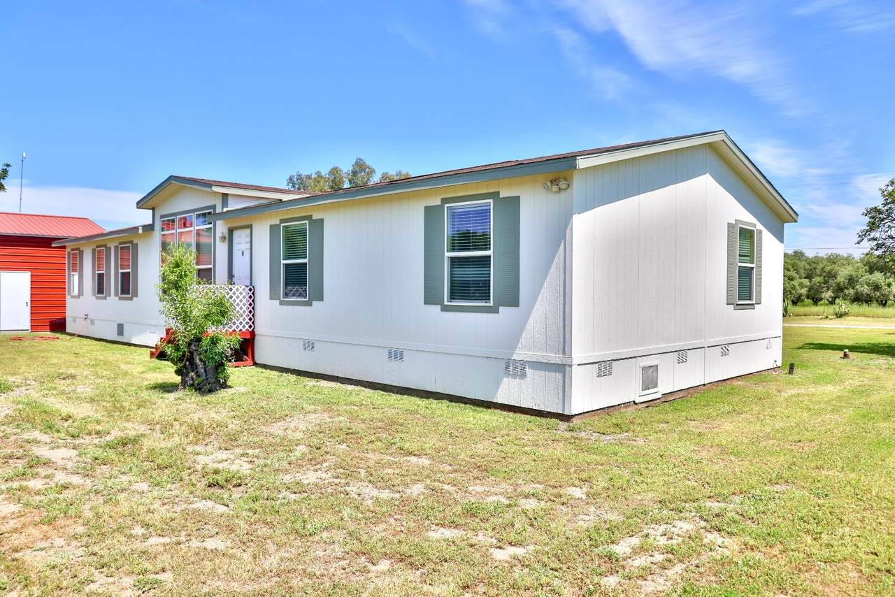 19360 Simpson Road - Photo 1