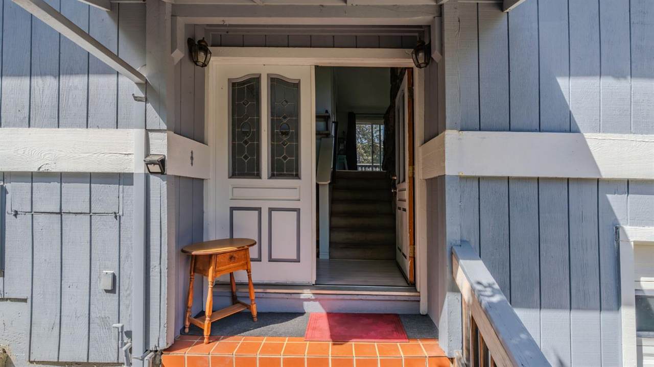 135 Mark Lane - Photo 1