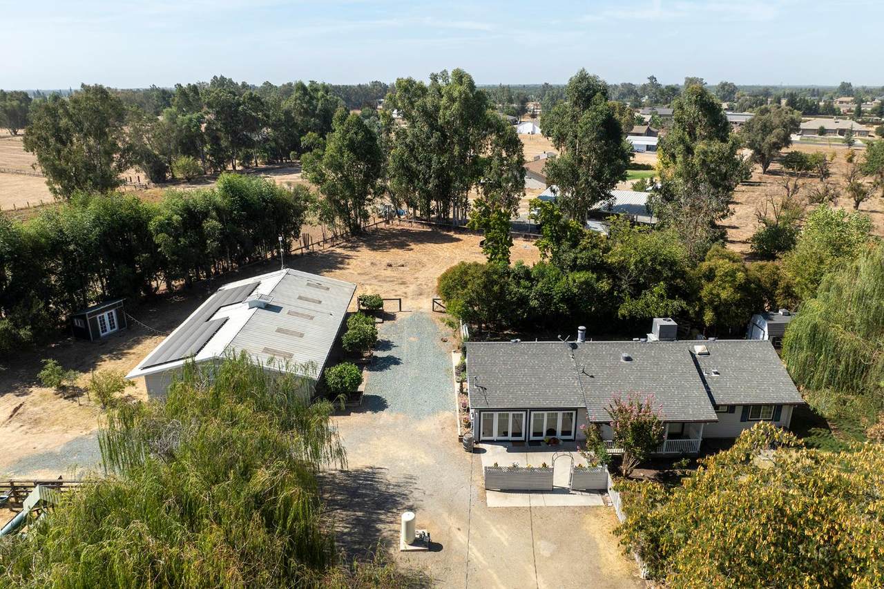 477 Hewitt Road - Photo 1