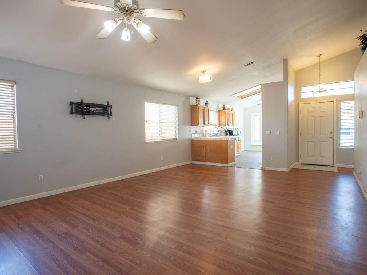 https://bt-photos.global.ssl.fastly.net/sacramento/1280_boomver_1_561226581-2.jpg