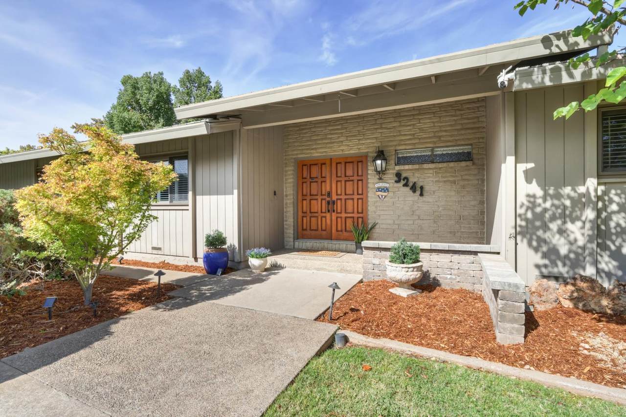 https://bt-photos.global.ssl.fastly.net/sacramento/1280_boomver_1_561228638-2.jpg