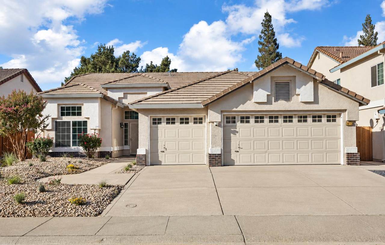 8713 Morning Glory Way - Photo 1