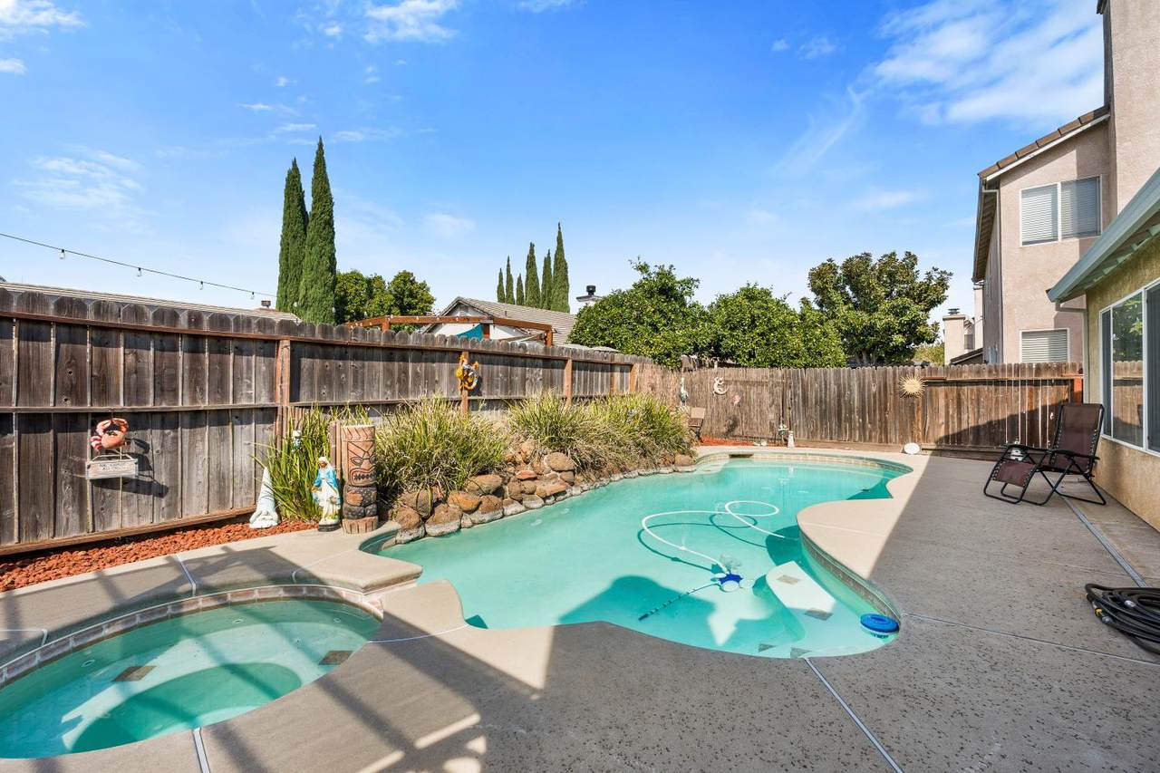 https://bt-photos.global.ssl.fastly.net/sacramento/1280_boomver_1_561229381-2.jpg