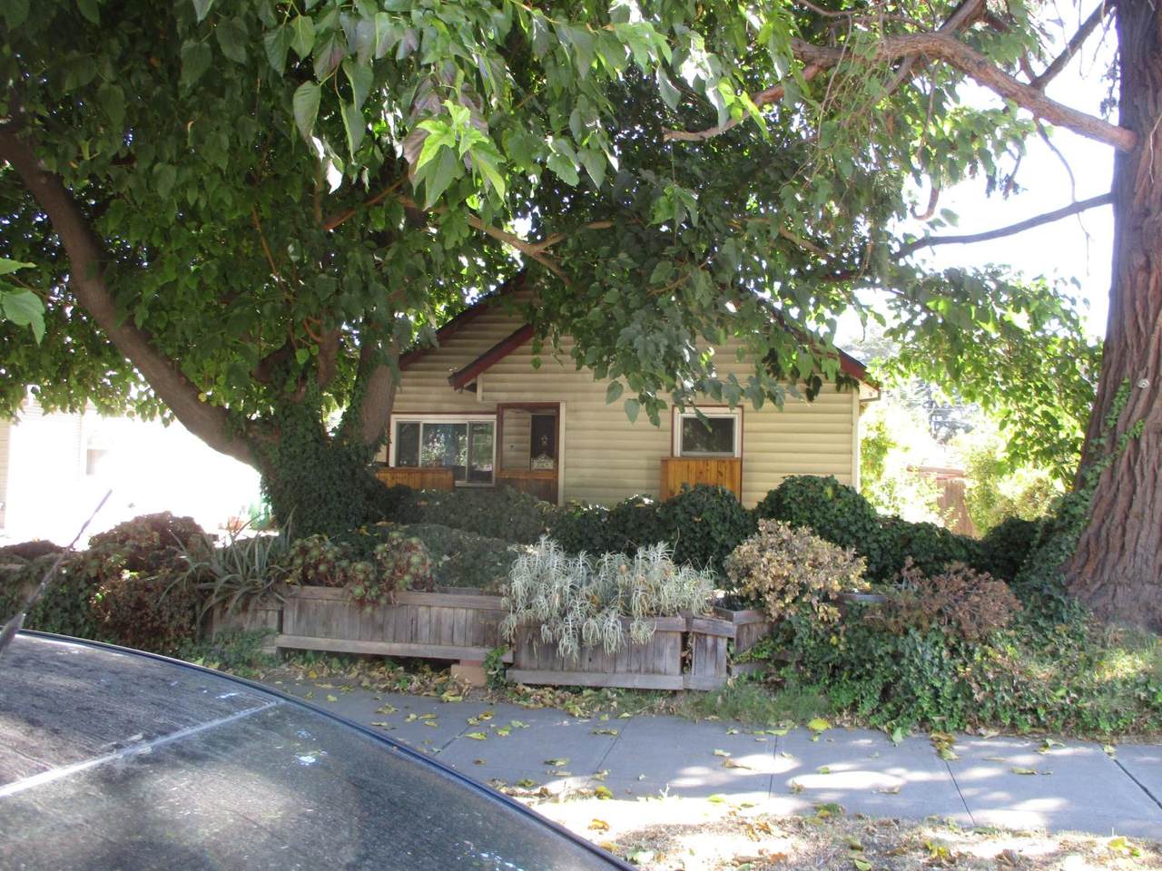 724 School Street - Photo 1
