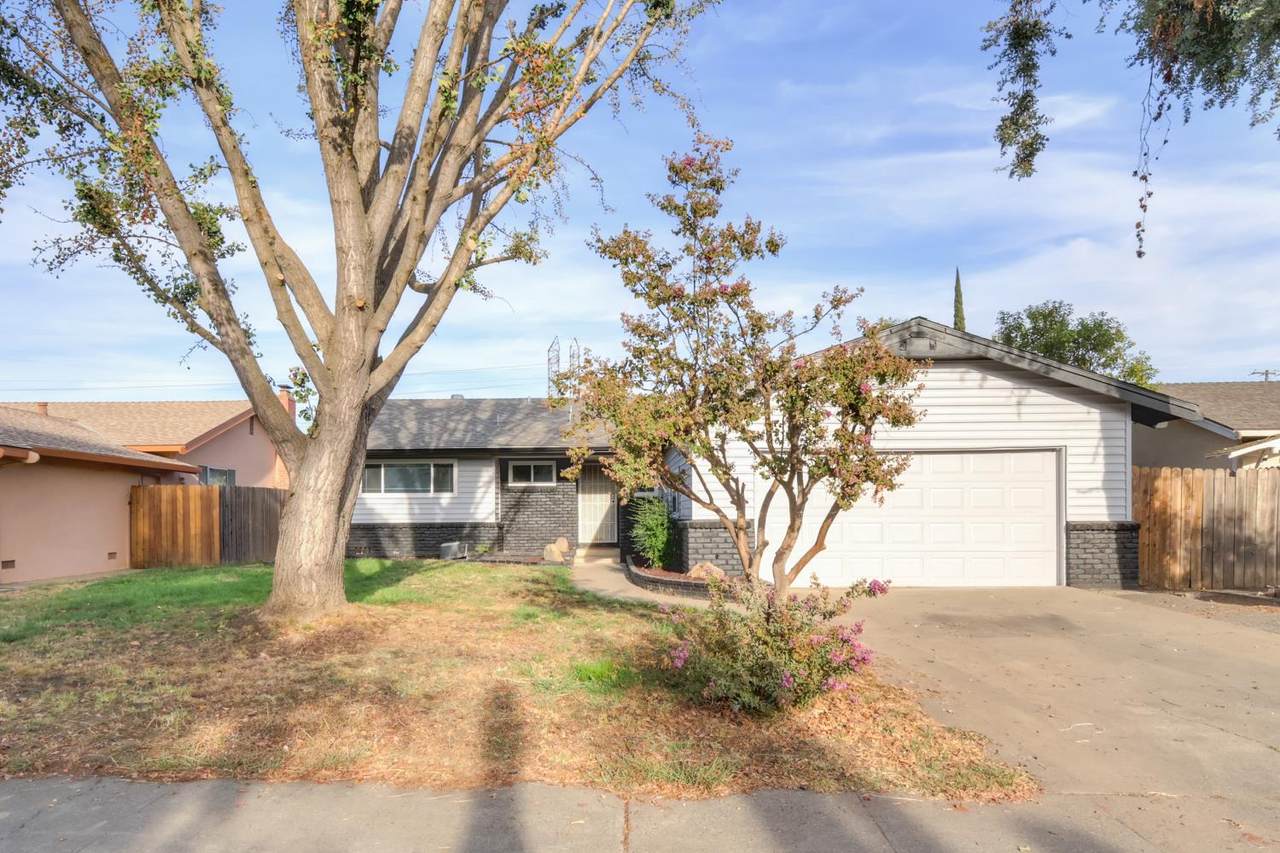 2608 Dorine Way - Photo 1