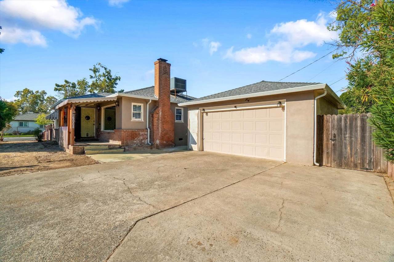 6008 Vista Avenue - Photo 1