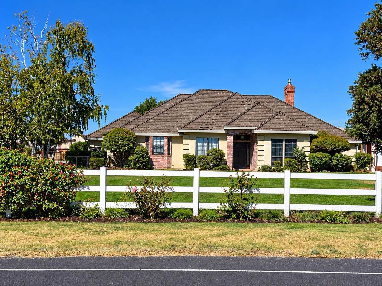 2829 Armstrong Road - Photo 1