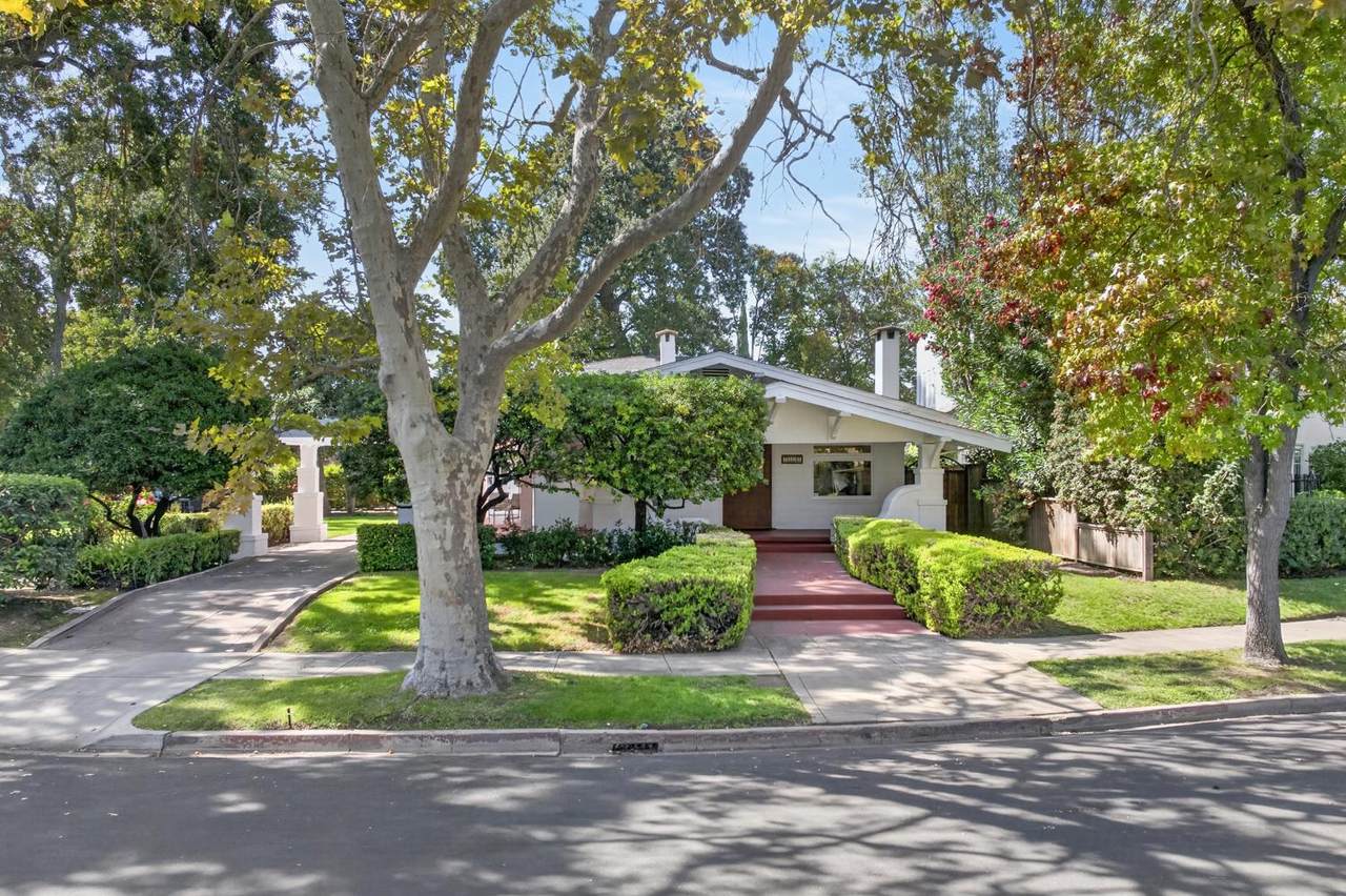 2409 Beverly Place - Photo 1