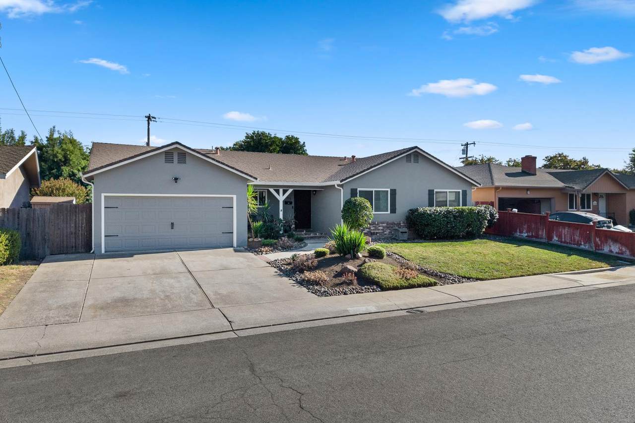 2948 Del Rio Drive - Photo 1