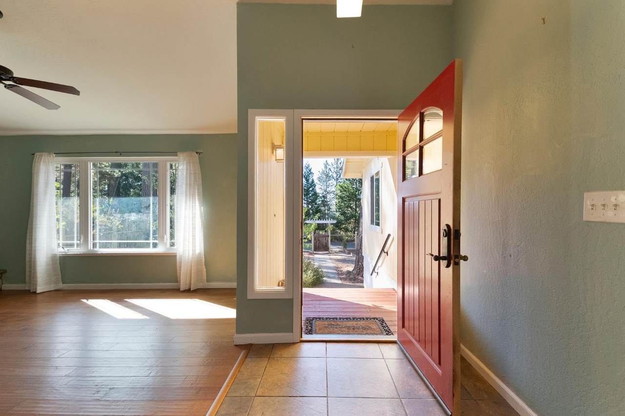 https://bt-photos.global.ssl.fastly.net/sacramento/1280_boomver_1_561229884-2.jpg