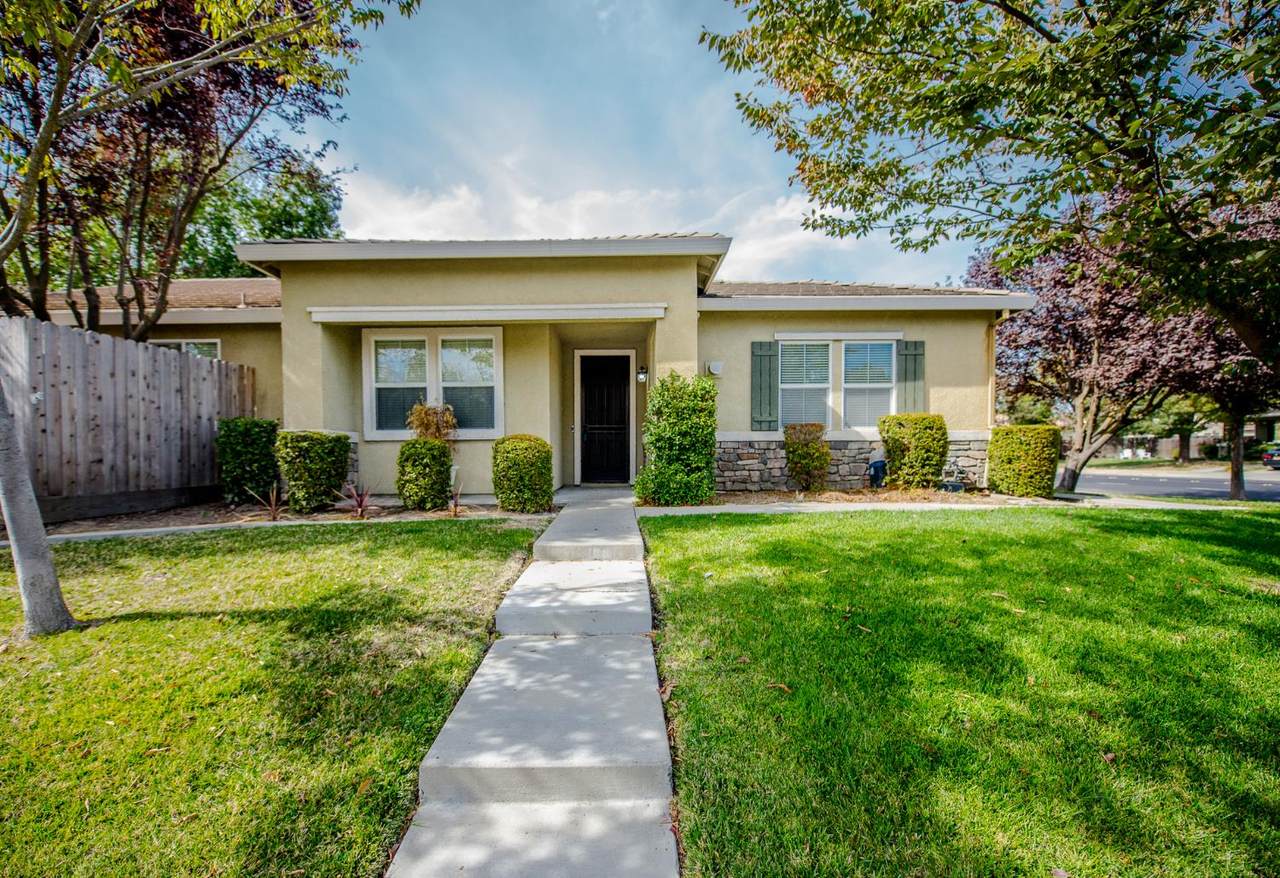 1844 Farnham Avenue - Photo 1
