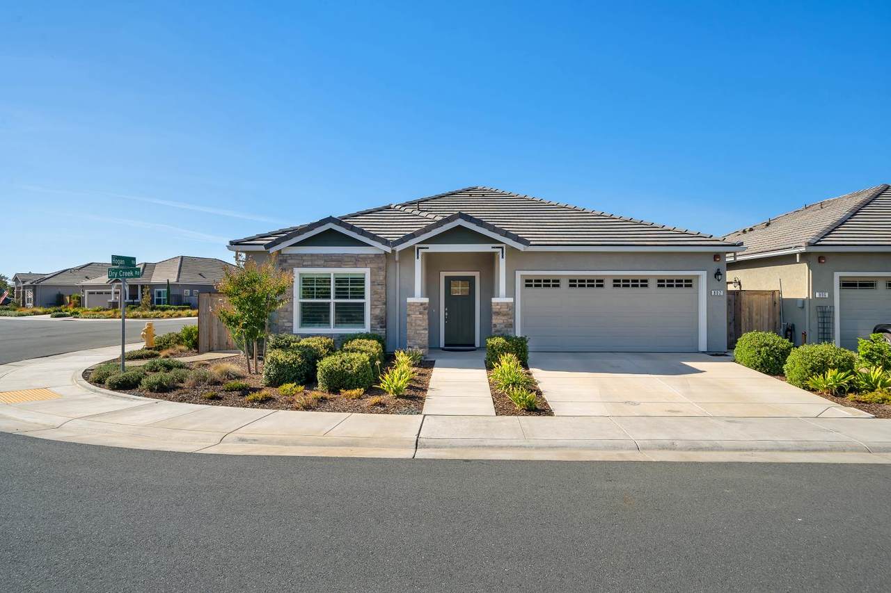 892 Dry Creek Road - Photo 1
