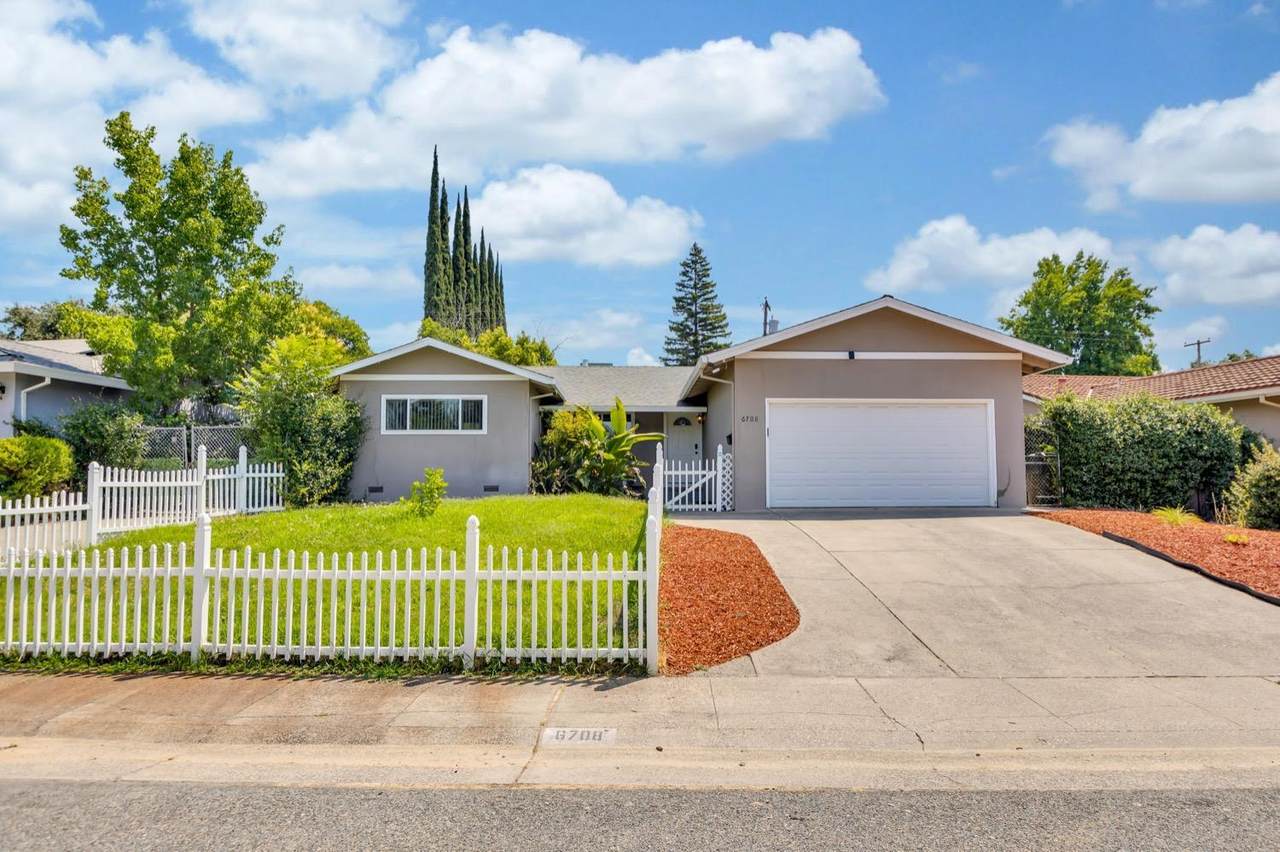 6708 Woodmore Oaks - Photo 1