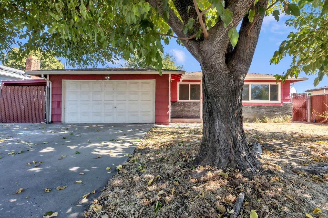 3266 Nareb Street - Photo 1