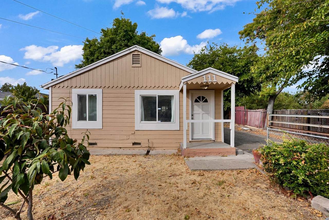 111 Hinkley Avenue - Photo 1