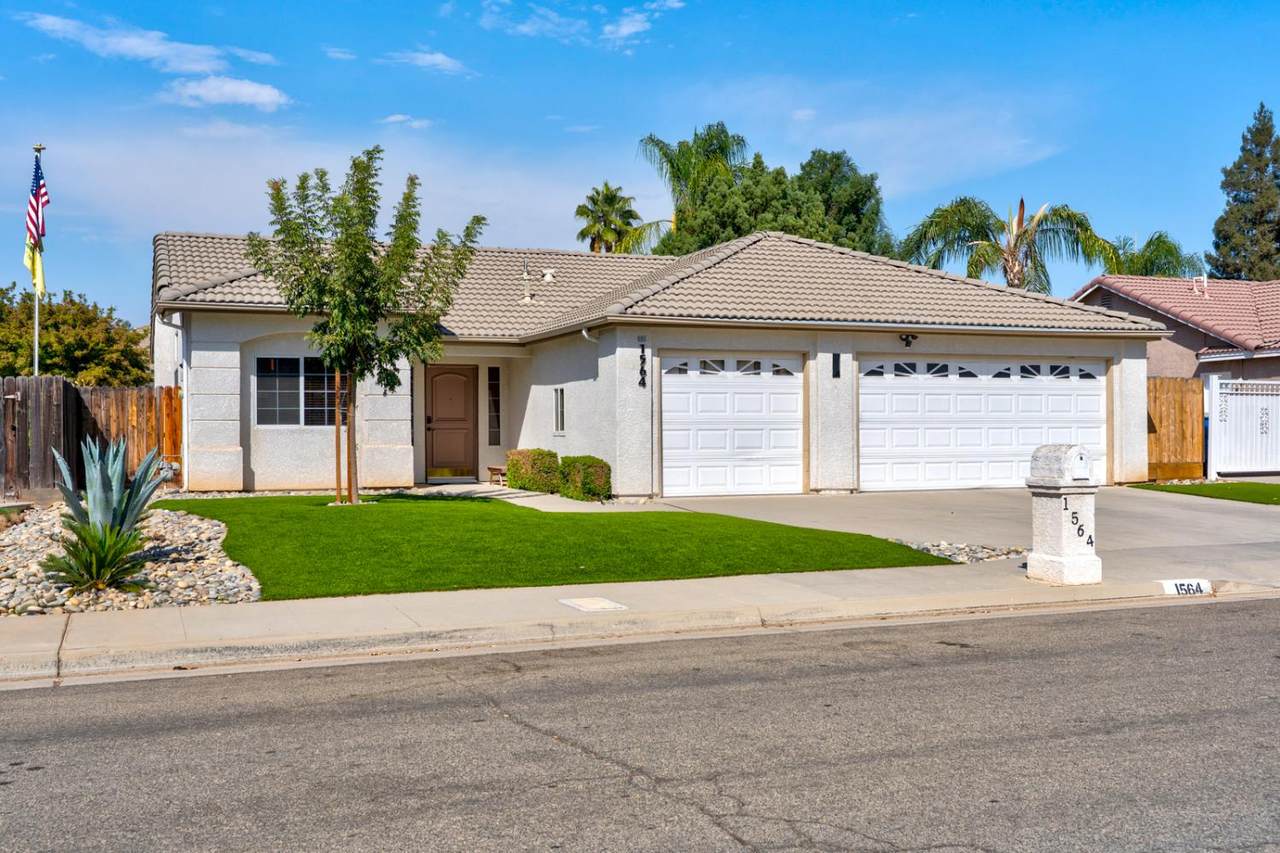 1564 Waterford Avenue - Photo 1