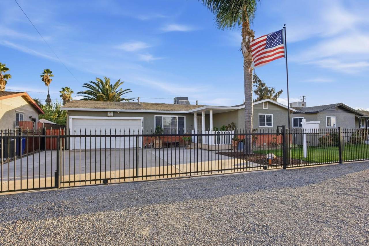 1526 Modoc Avenue - Photo 1