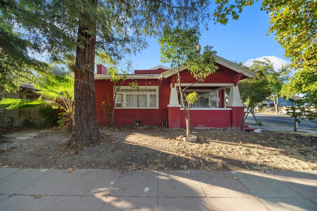 740 Oak Street - Photo 1