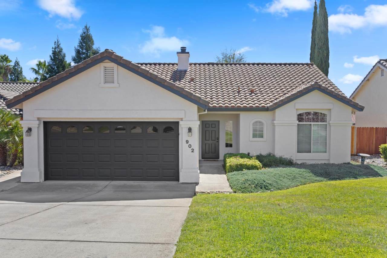 902 Quail Court - Photo 1