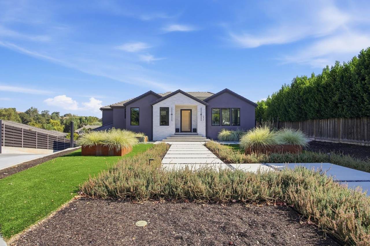 10925 Goldsborough Circle - Photo 1