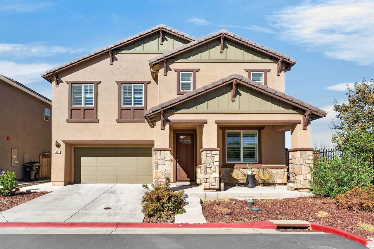 1261 Lincolnshire Circle - Photo 1