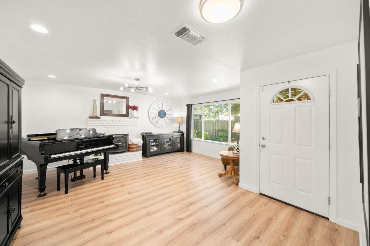 https://bt-photos.global.ssl.fastly.net/sacramento/1280_boomver_1_561231530-2.jpg
