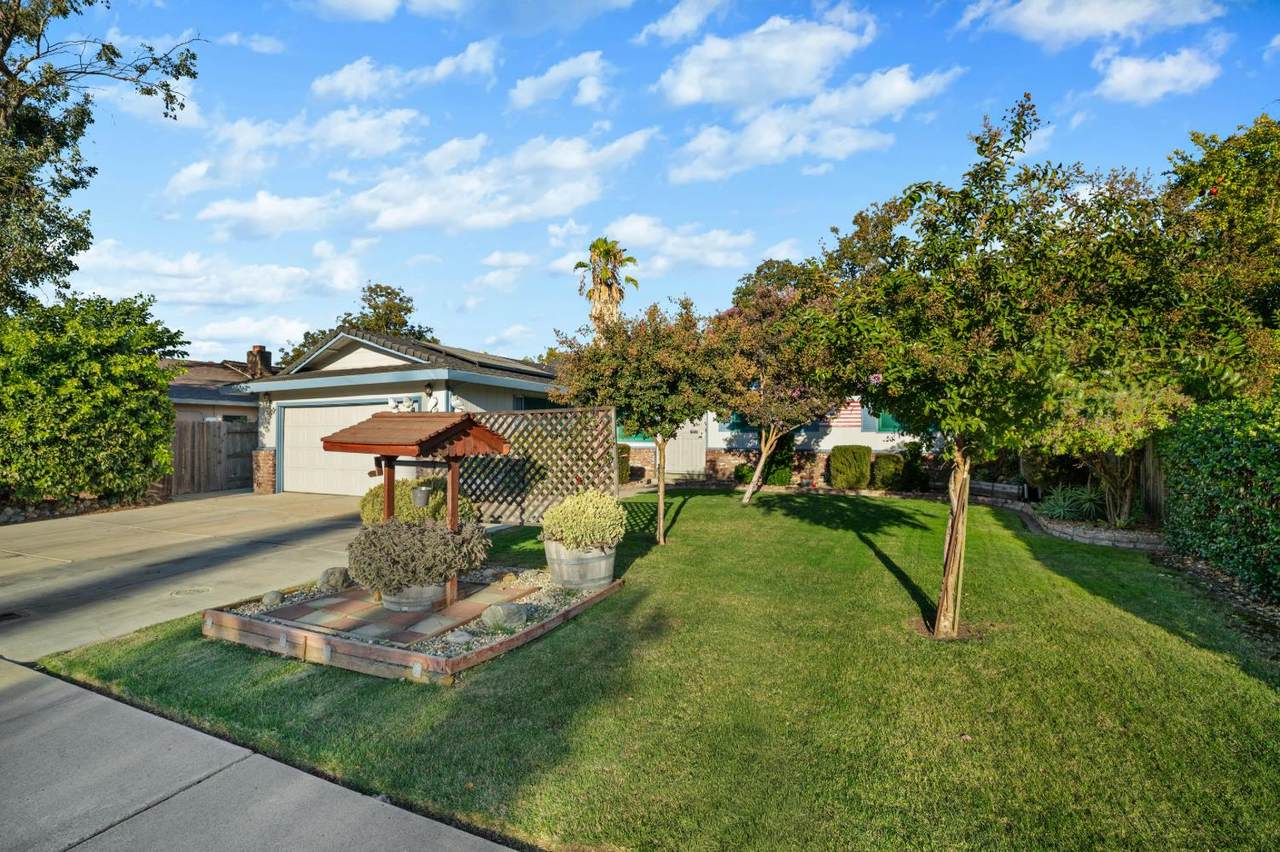 8410 Melrose Drive - Photo 1