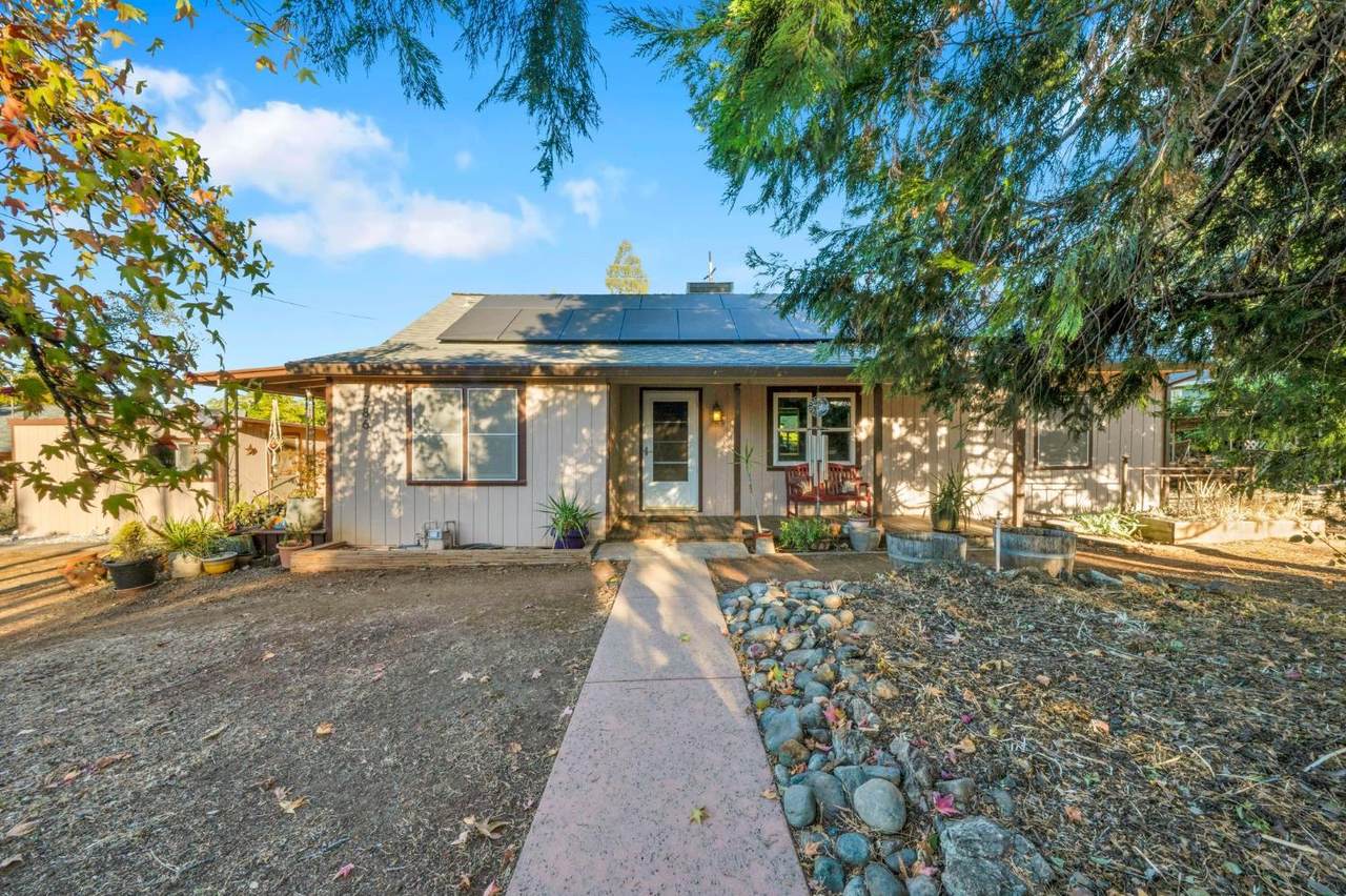 786 Fisher Drive - Photo 1