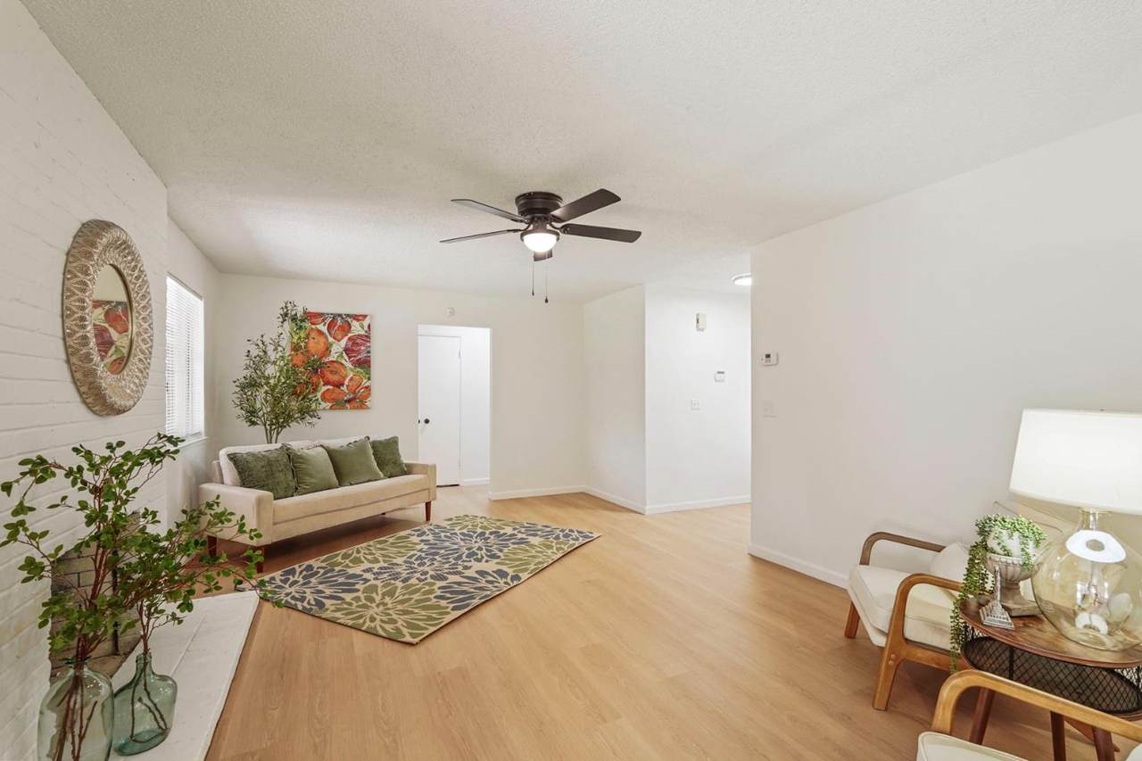 1106 Autumn Ct - Photo 1