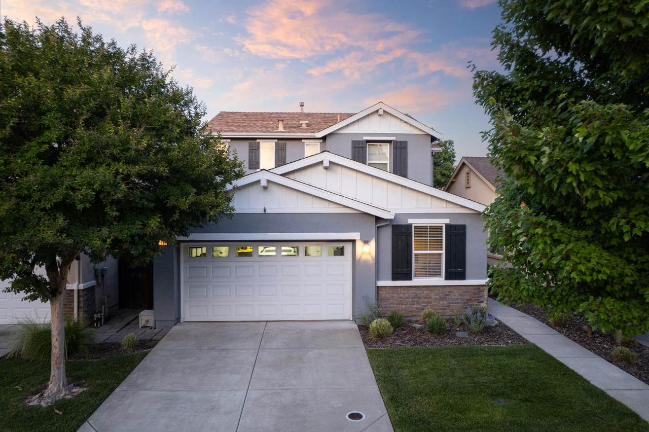 1833 Glenmark Way - Photo 1