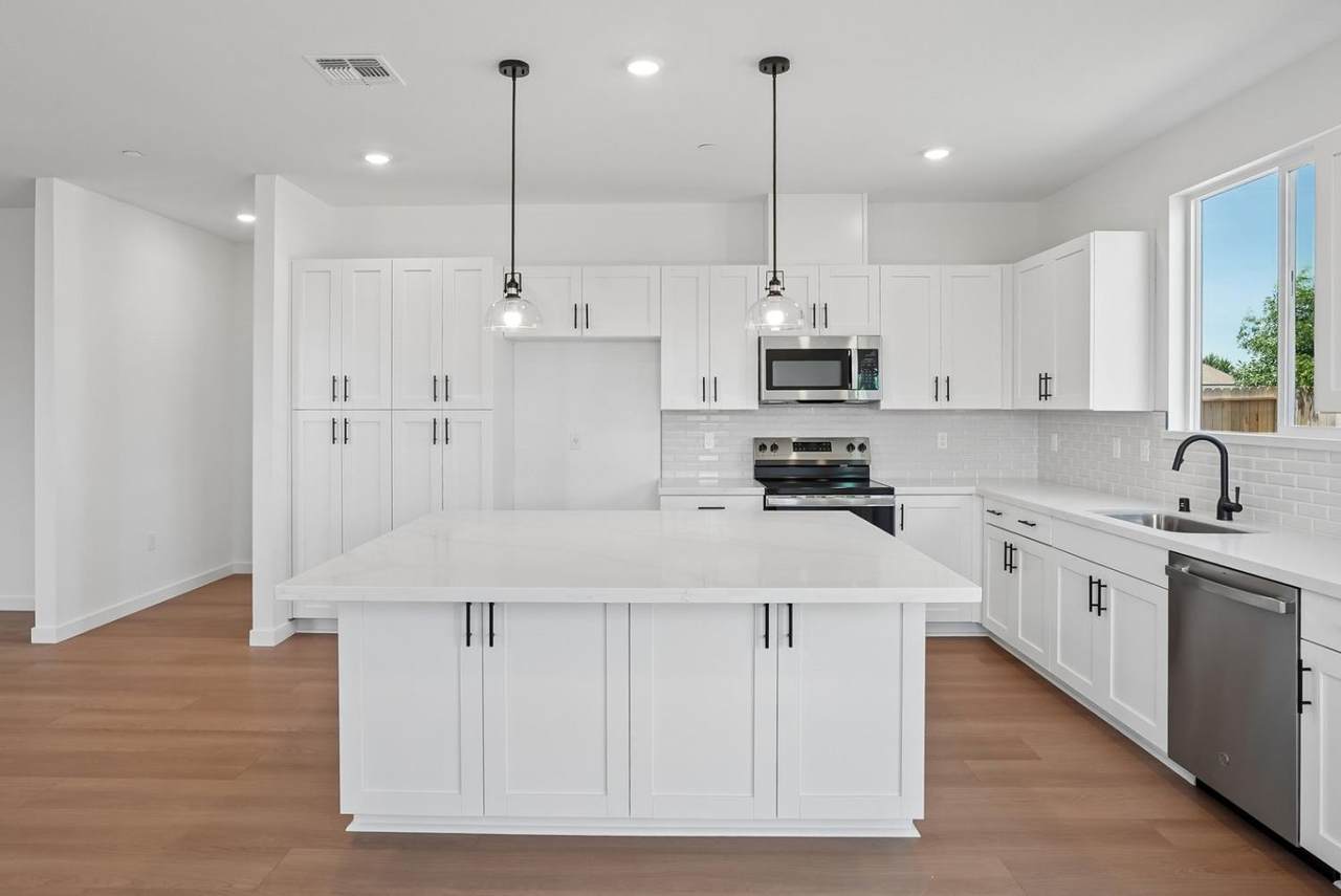 3852 Alexander Circle - Photo 1