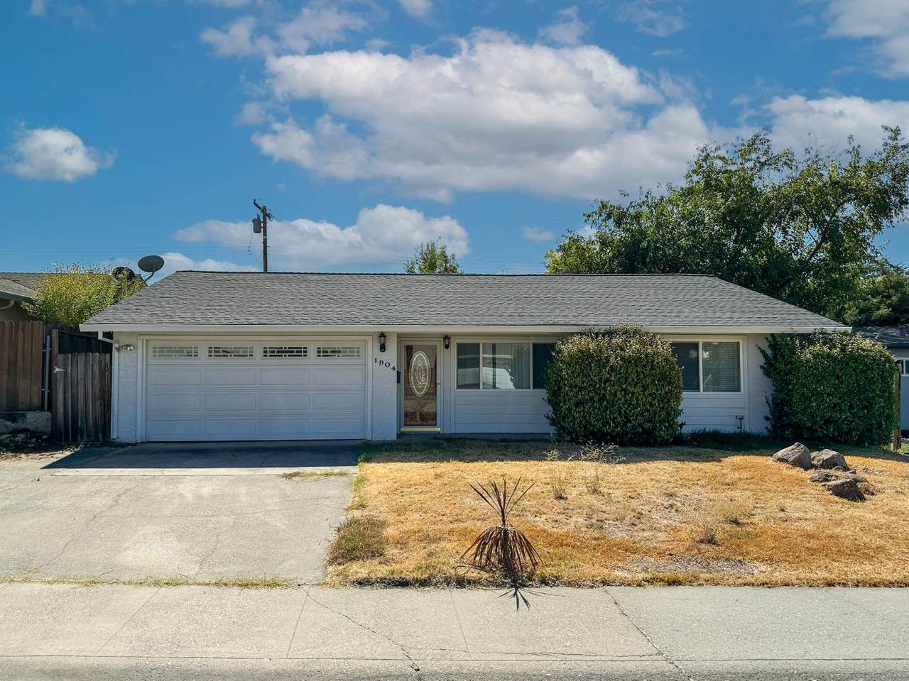1904 Wildwood Way - Photo 1