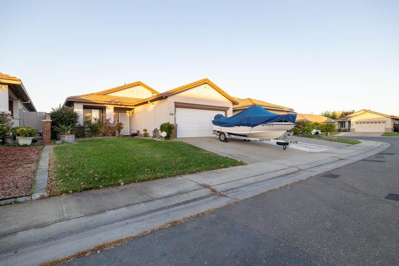 9233 Surlingham Court - Photo 1