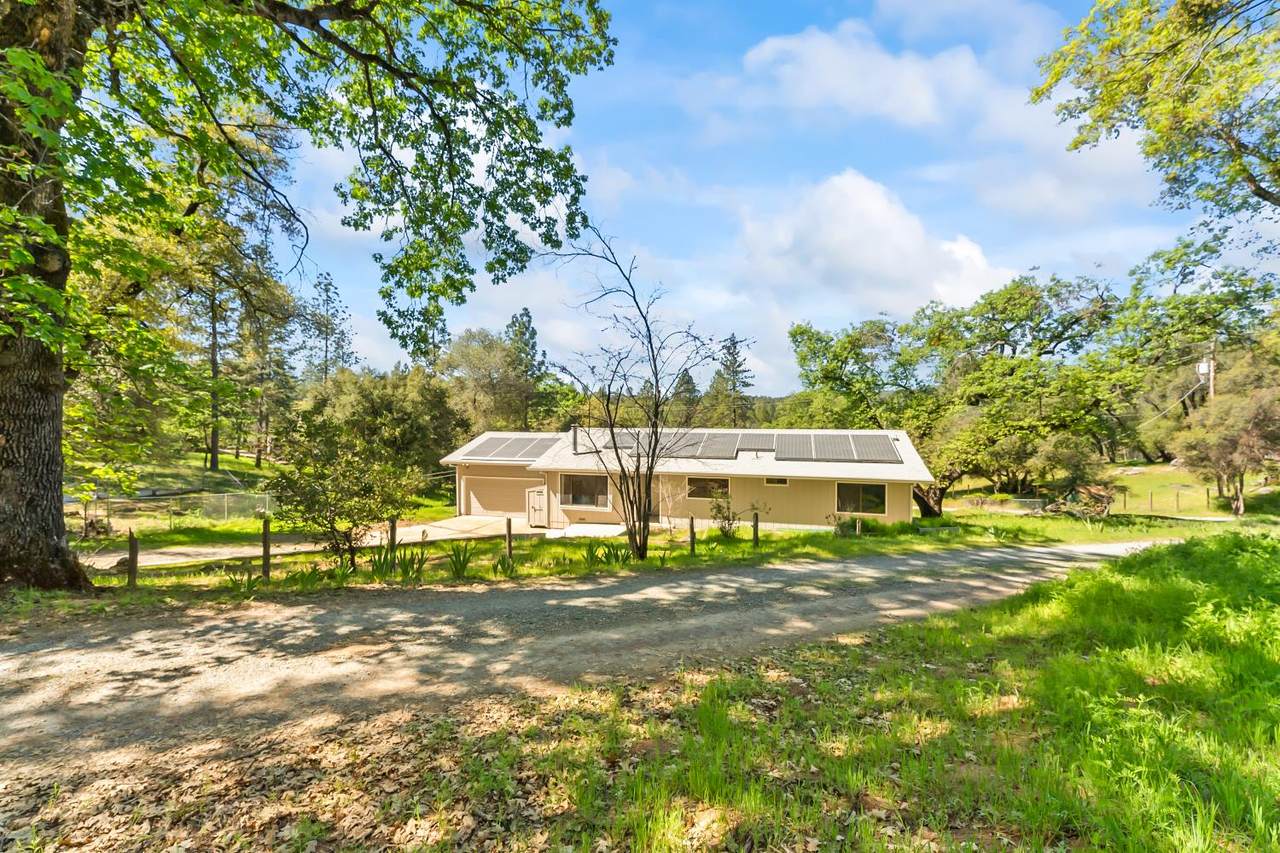 4705 Sand Ridge Rd - Photo 1
