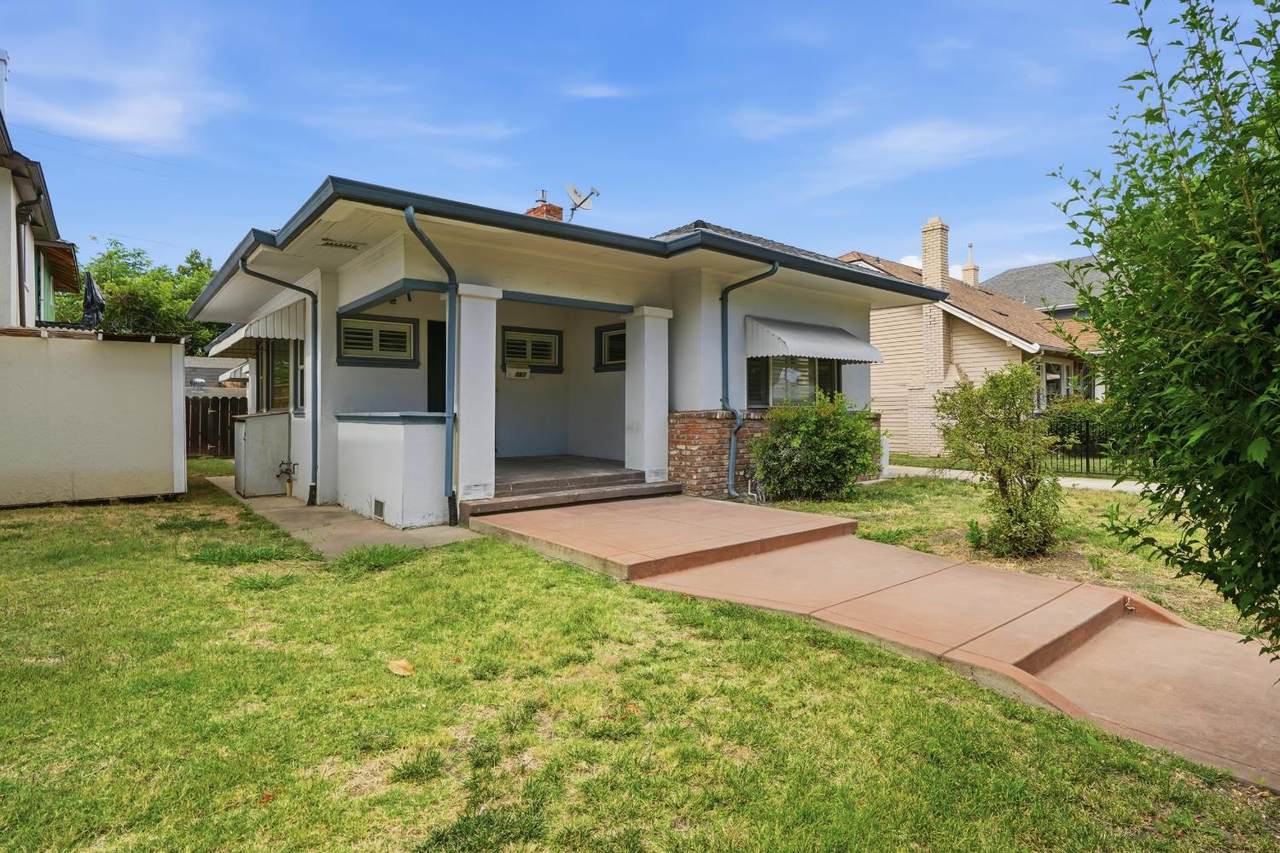 1061 Willow Street - Photo 1