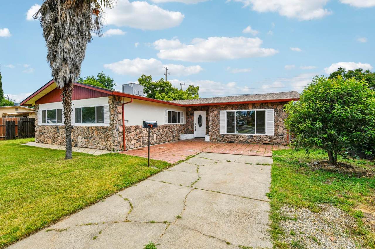1089 1st Street - Photo 1