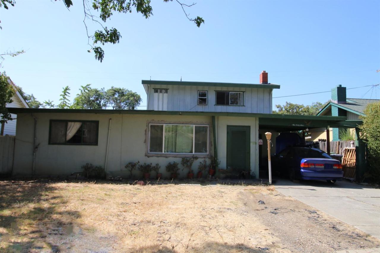 1049 2nd Street - Photo 1