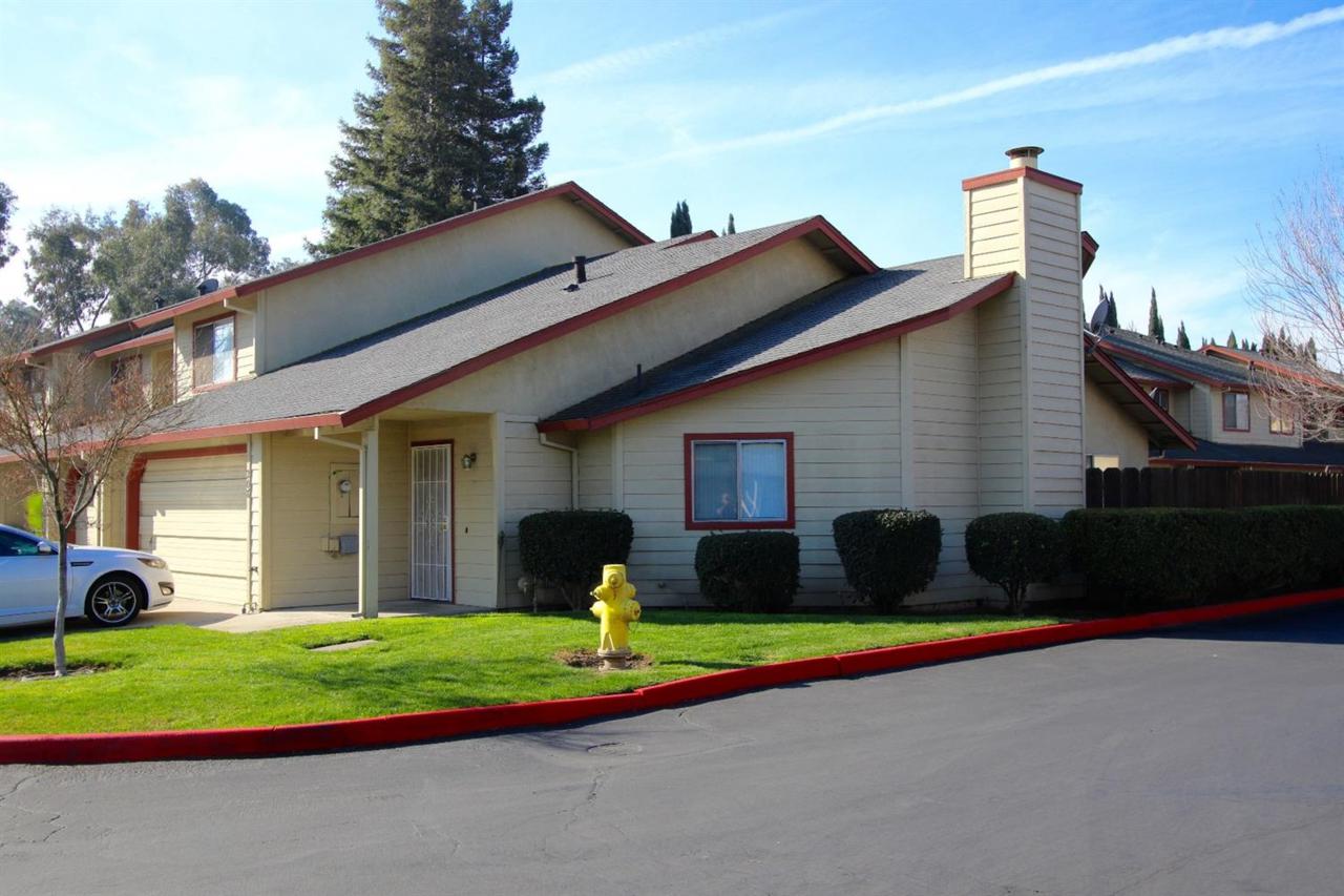 208 Tiffany Circle - Photo 1