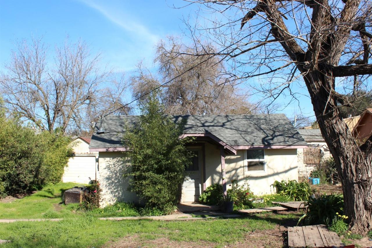 5883 Montclair Avenue - Photo 1