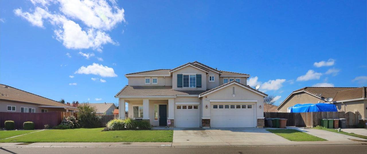 462 Sparrow Drive - Photo 1