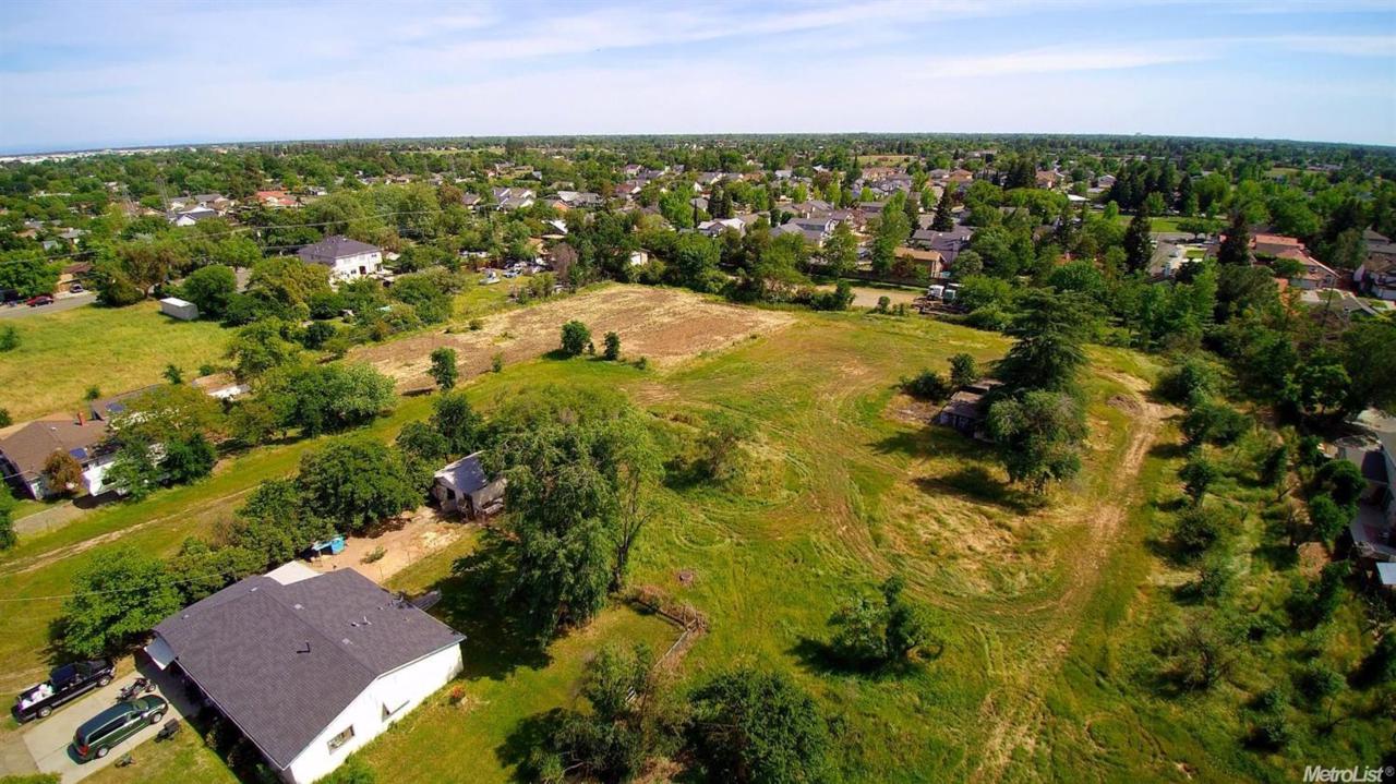 320 Pinedale Avenue - Photo 1