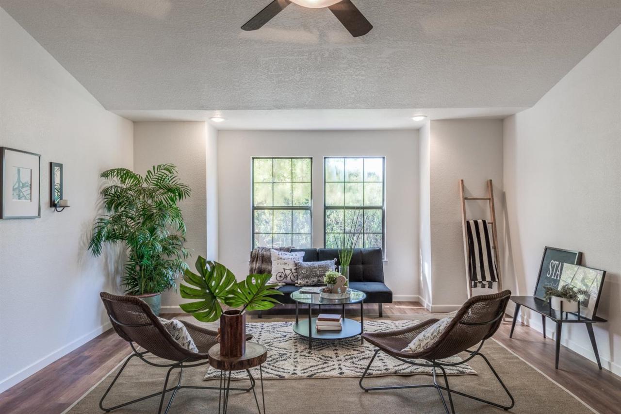 2369 Toyon Court - Photo 1