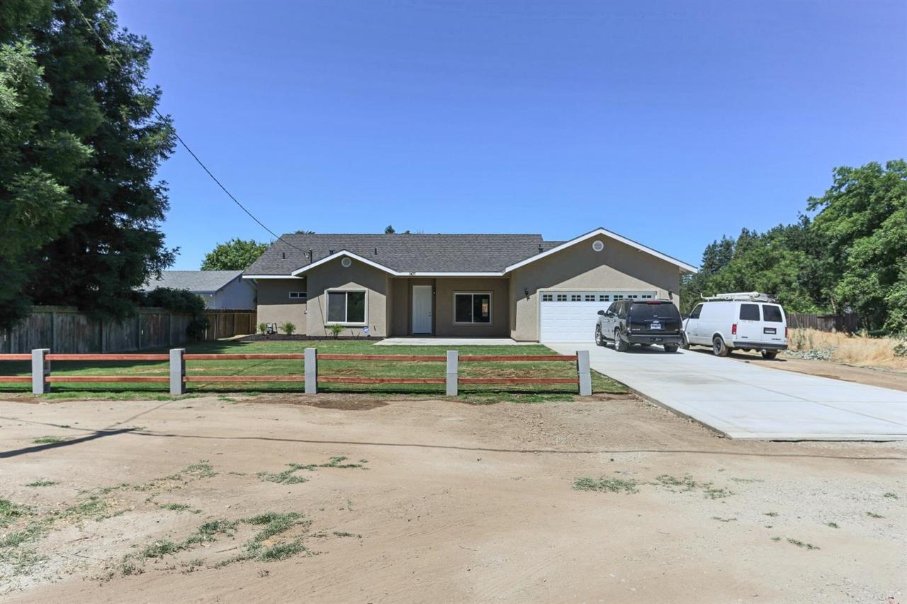 1437 North Bear Creek Drive - Photo 1