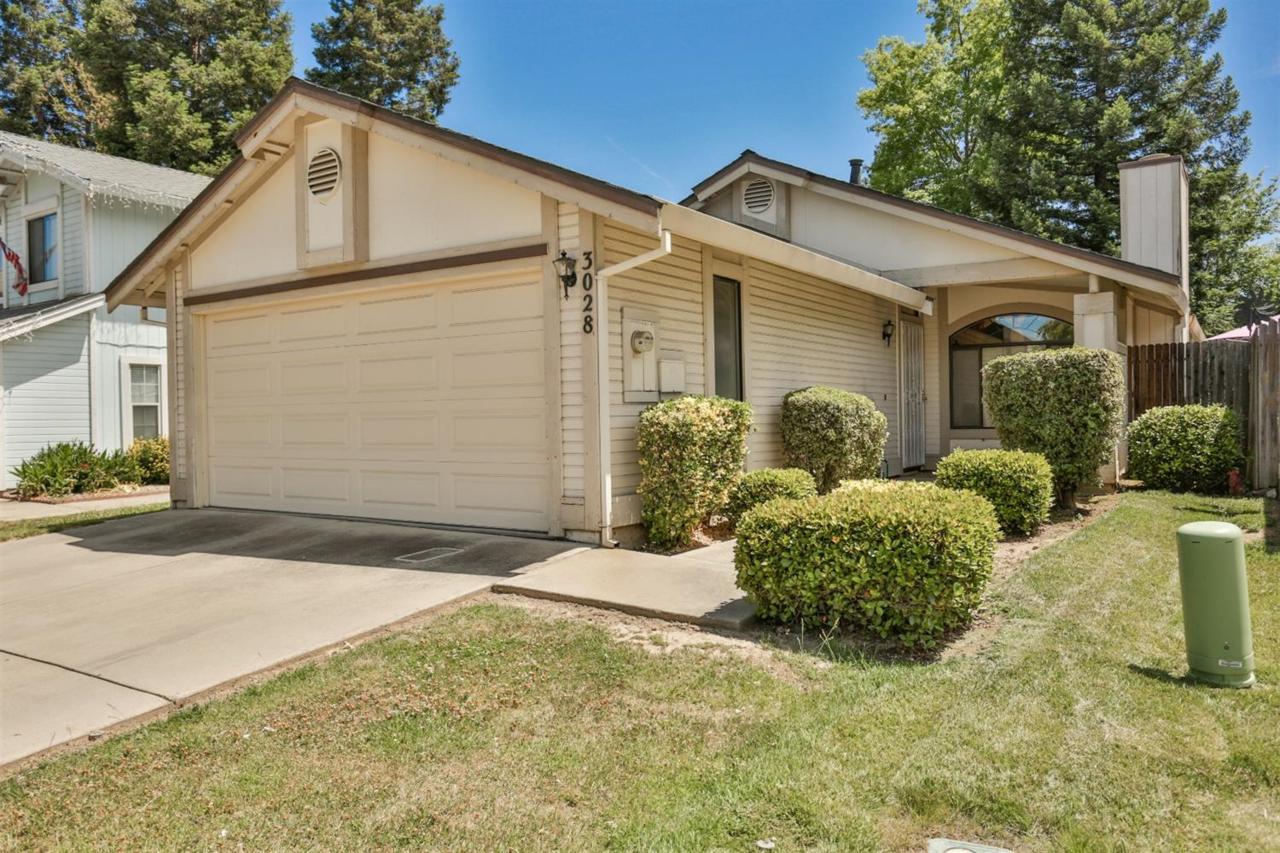 3028 Danehurst Court - Photo 1