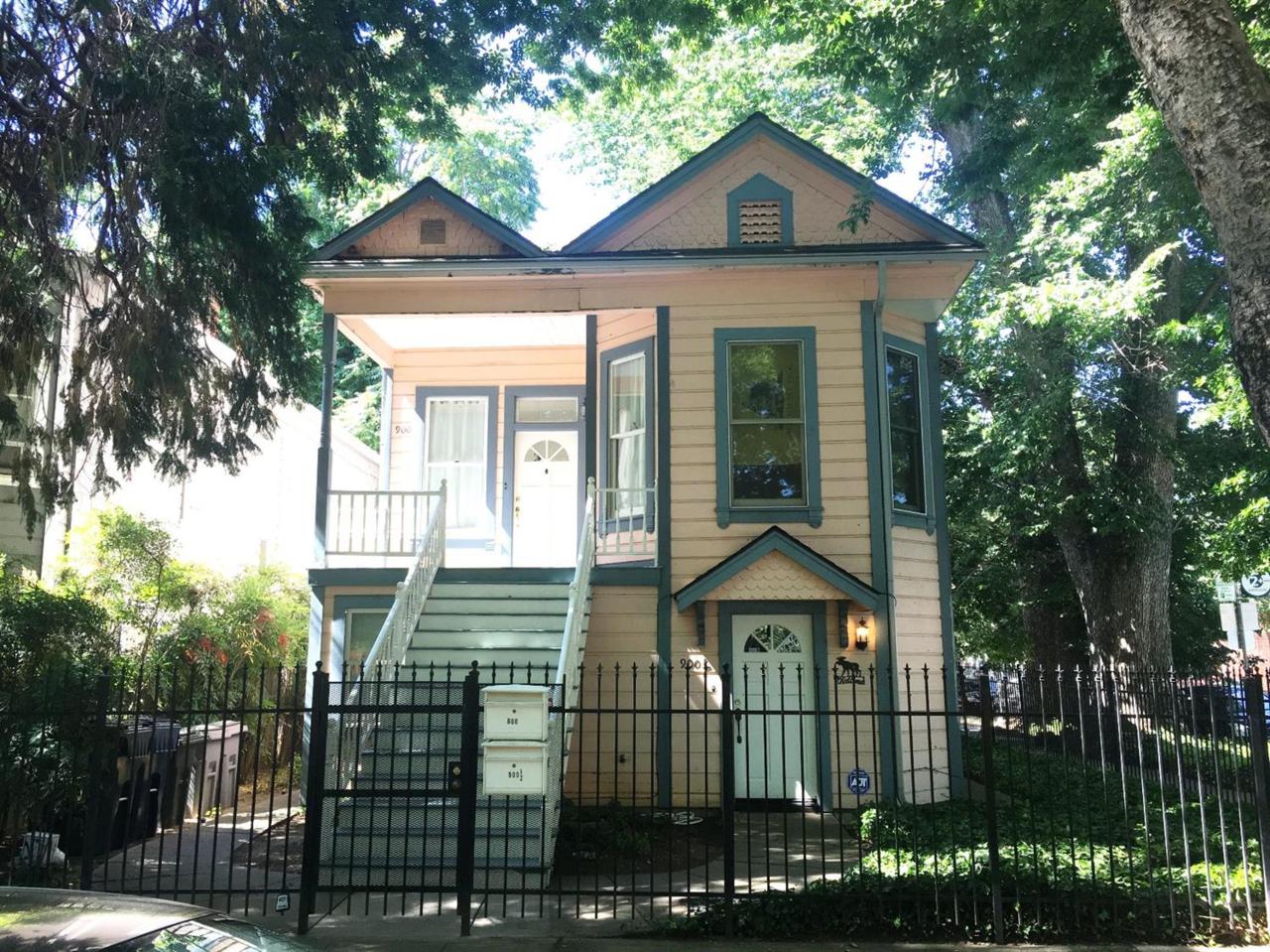 900 E Street - Photo 1